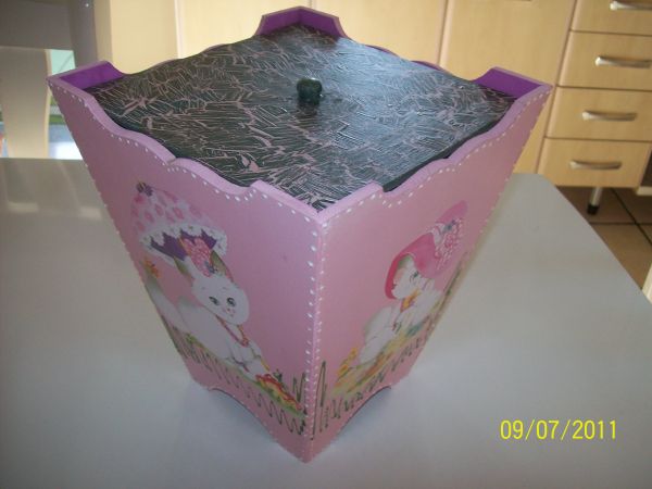 Lixeirinha rosa gatinha Marie
